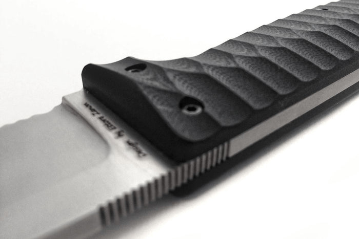 Couteau Maserin Croz 976.N lame 11cm manche en G10 noir + étui en nylon
