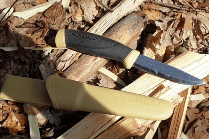 Couteau Mora Companion 13166 lame inox 10,4cm manche caoutchouc noir/sable + étui
