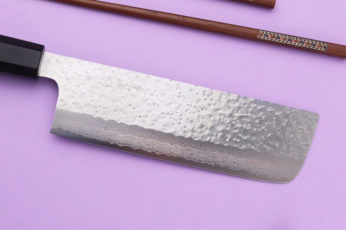 Couteau nakiri 16,5cm japonais artisanal Makoto Kurosaki VG7 Damas martelé