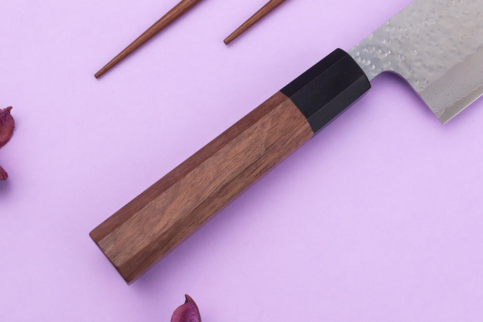 Couteau nakiri 16,5cm japonais artisanal Makoto Kurosaki VG7 Damas martelé