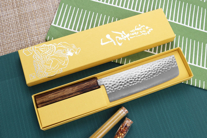 Couteau nakiri 16,5cm japonais artisanal Masutani martelé manche en chêne