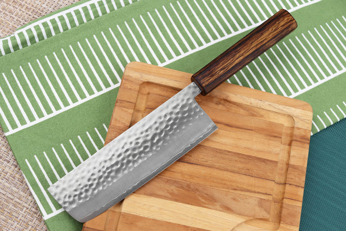 Couteau nakiri 16,5cm japonais artisanal Masutani martelé manche en chêne