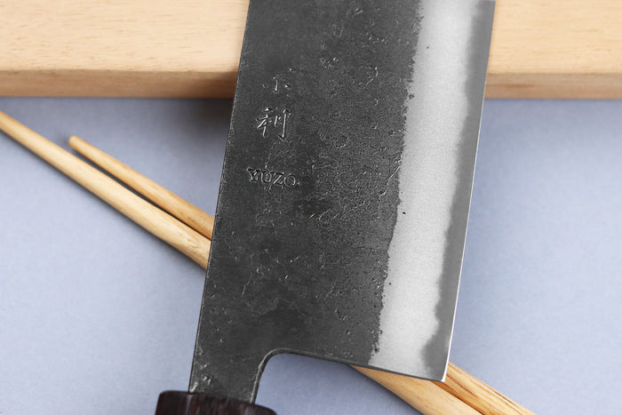 Couteau nakiri 16,5cm japonais artisanal Yuzo Black Nashiji