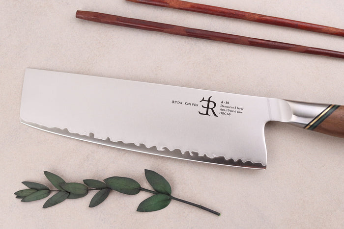 Couteau nakiri 18cm Ryda Knives A-30 San Maï et manche en noyer