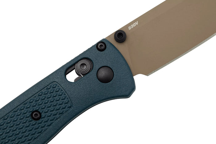 Couteau pliant Benchmade Bugout Crater Blue 535FE-05 manche Grivory bleu 10,7cm