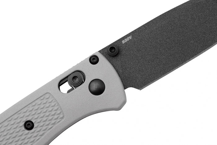 Couteau pliant Benchmade Bugout Storm Gray 535BK-08 manche Grivory gris 10,7cm