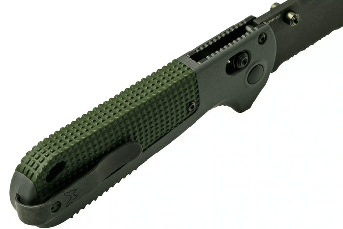 Couteau pliant Benchmade Redoubt 430SBK lame semi-dentelée manche Grivory gris/vert 12cm