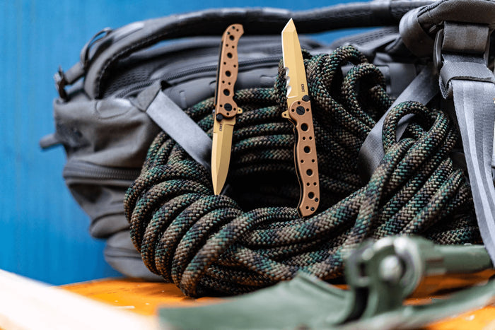 Couteau pliant CRKT M16-10DZ 1610DZ lame tanto semi-dentée manche en nylon / fibres de verre désert 10cm