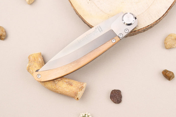 Couteau pliant Le Coq Français Rivière artisanal manche bois d'olivier 11,5cm + étui