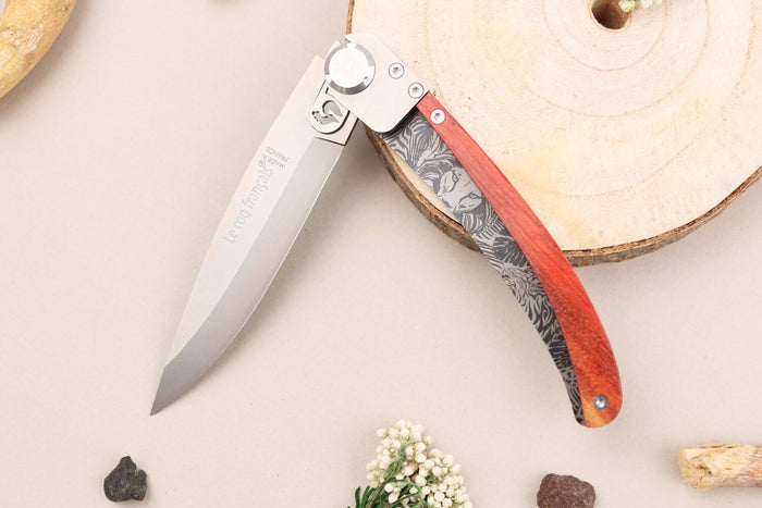Couteau pliant Le Coq Français Safari Red Heart artisanal manche bois rouge 11,5cm + étui