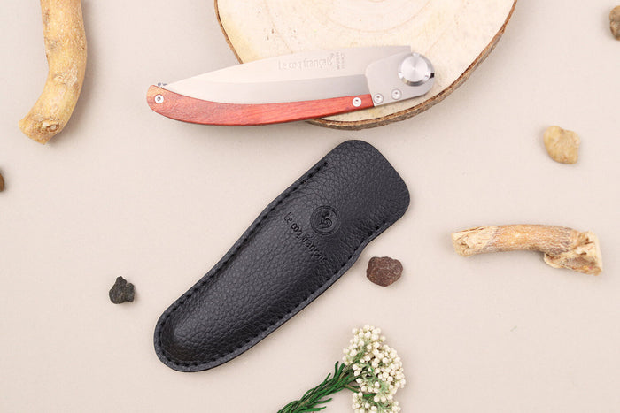 Couteau pliant Le Coq Français Safari Red Heart artisanal manche bois rouge 11,5cm + étui