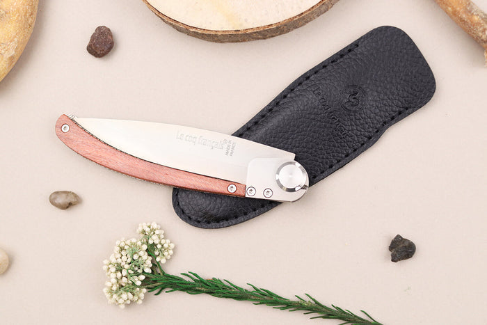Couteau pliant Le Coq Français Soleil Levant Red Heart artisanal manche bois rouge 11,5cm + étui