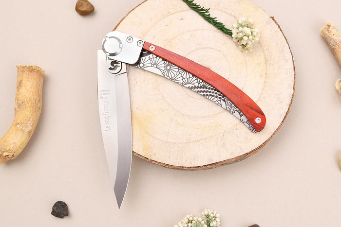 Couteau pliant Le Coq Français Tokyo Red Heart artisanal manche bois rouge 11,5cm + étui