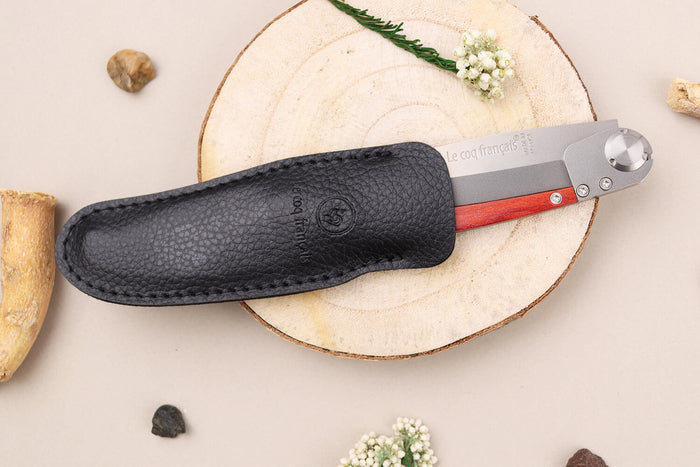 Couteau pliant Le Coq Français Tokyo Red Heart artisanal manche bois rouge 11,5cm + étui