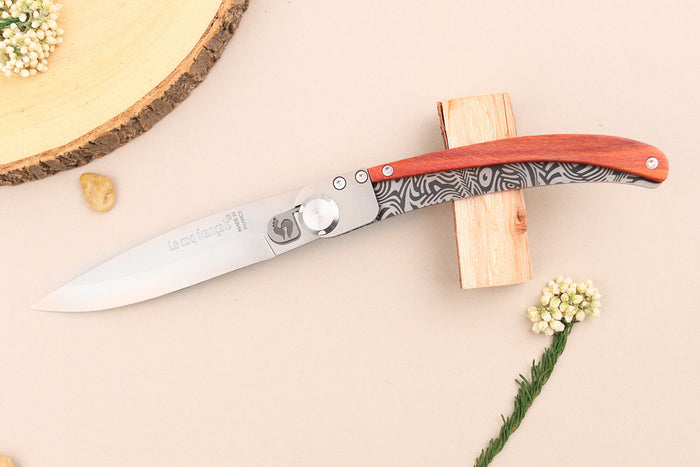 Couteau pliant Le Coq Français Tropical Red Heart artisanal manche bois rouge 11,5cm + étui