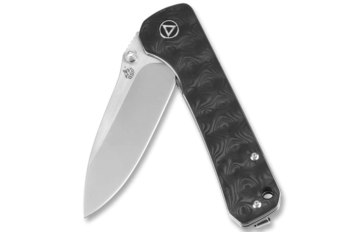 Couteau pliant QSP Hawk 131C manche en fibre de carbone motif damassé 10,5cm