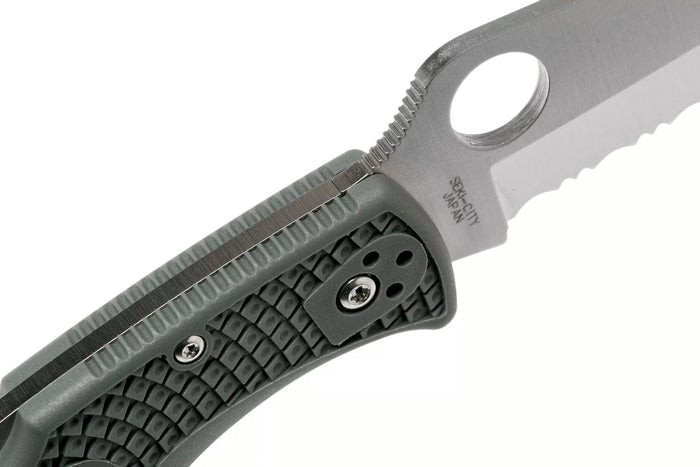 Couteau pliant Spyderco Endura 4 C10PSFG semi denté vert nylon/fibre de verre 12,6cm