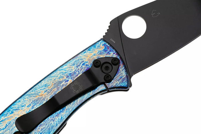 Couteau pliant Spyderco Tenacious C122TIBLBKD2P manche 11,1cm en titanium bleu