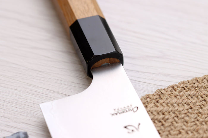 Couteau santoku 16,5cm japonais artisanal Hatsukokoro Chromax manche en teck