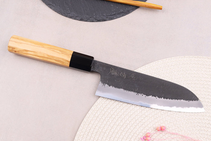 Couteau santoku 16,5cm japonais artisanal Hinoura Mutsumi Ajikataya Black Nashiji