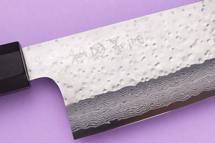 Couteau santoku 16,5cm japonais artisanal Makoto Kurosaki VG7 Damas martelé