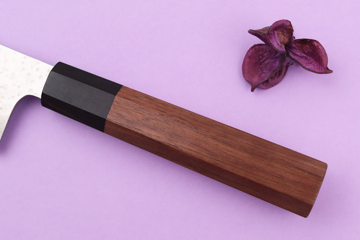 Couteau santoku 16,5cm japonais artisanal Makoto Kurosaki VG7 Damas martelé