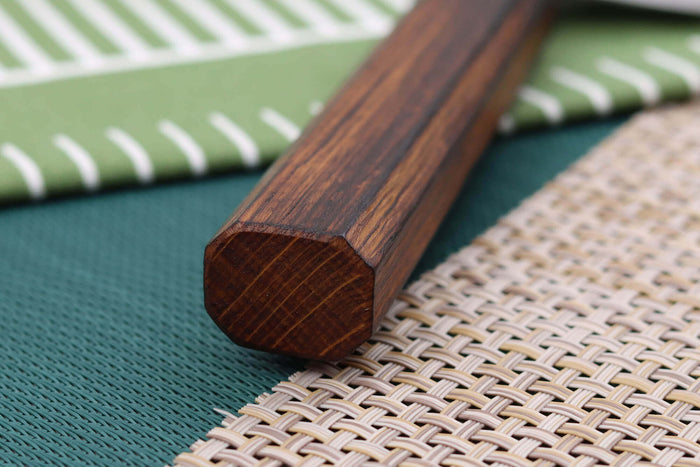 Couteau santoku 16,5cm japonais artisanal Masutani martelé manche en chêne