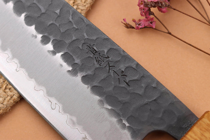 Couteau santoku 16,5cm japonais artisanal Yuzo Black AS chêne brûlé