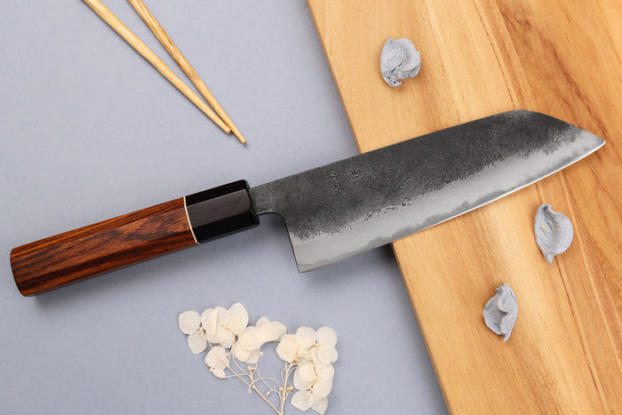 Couteau santoku 16,5cm japonais artisanal Yuzo Black Nashiji