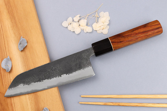 Couteau santoku 16,5cm japonais artisanal Yuzo Black Nashiji
