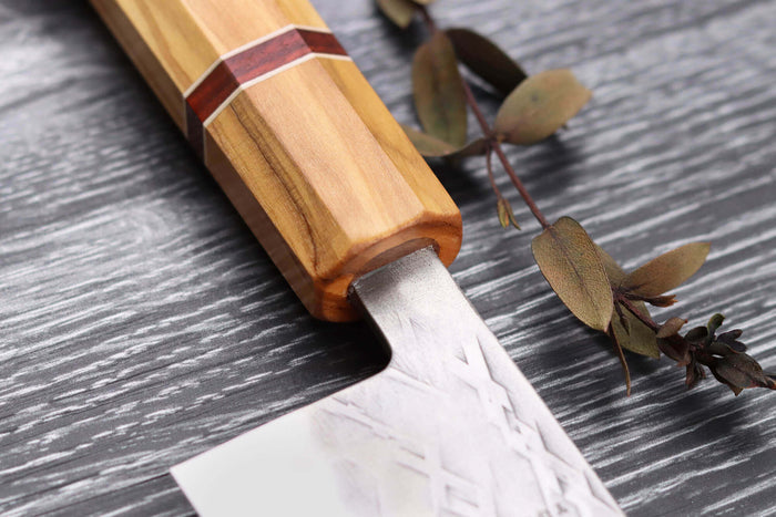 Couteau santoku 16,5cm japonais artisanal Yuzo SLD olivier et sequoia
