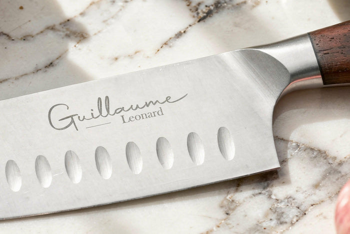 Couteau santoku 17cm Guillaume Leonard Cuistot en acier inoxydable et bois de santal rouge