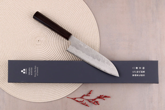 Couteau santoku 17cm japonais artisanal Nigara Hamono Tsuchime VG10 damas