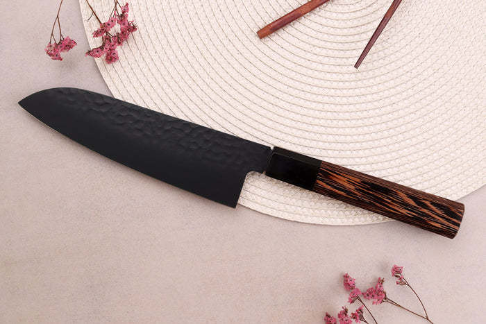 Couteau santoku 17cm japonais Sakai Takayuki Kurokage VG10 manche en wengé