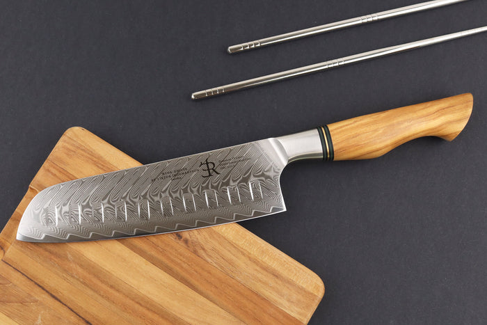 Couteau santoku alvéolé 18cm Ryda Knives ST650 Damas et manche en olivier