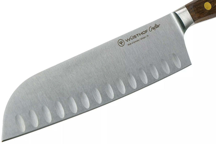 Couteau santoku alvéolé Wüsthof Crafter forgé 17cm en chêne fumé