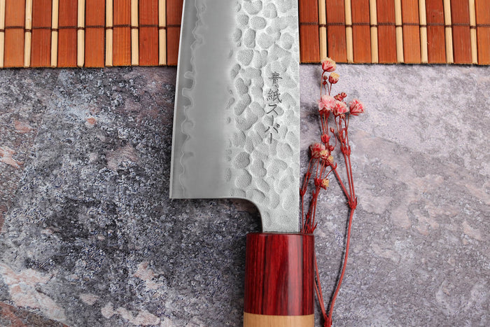 Couteau santoku japonais artisanal Tsunehisa Aogami Super martelé 16,5cm