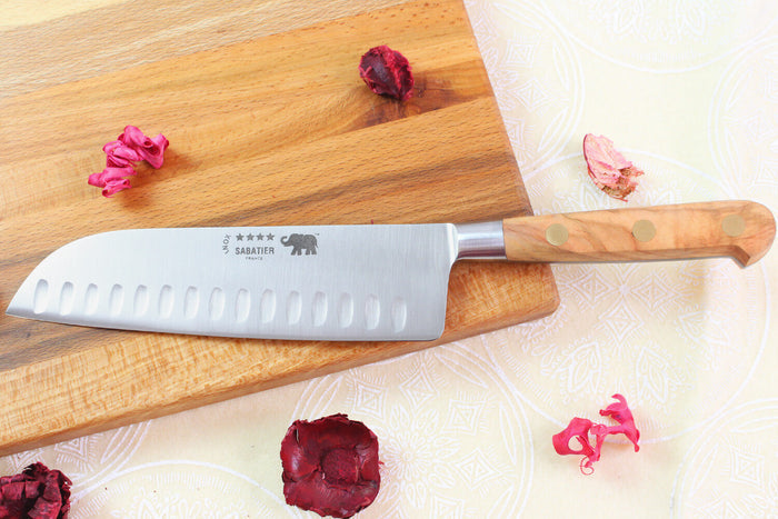 Couteau santoku Sabatier Éléphant Idéal Forgé 17cm manche en olivier