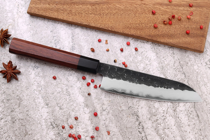 Couteau santoku Sayuto Séquoia San Mai martelé 13,5cm