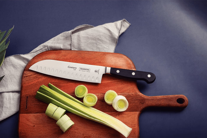 Couteau santoku Tramontina Century lame forgée 18cm manche polycarbonate noir