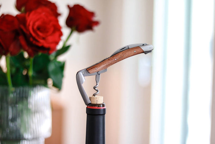 Couteau sommelier Forge de Laguiole manche en cep de vigne finition satinée