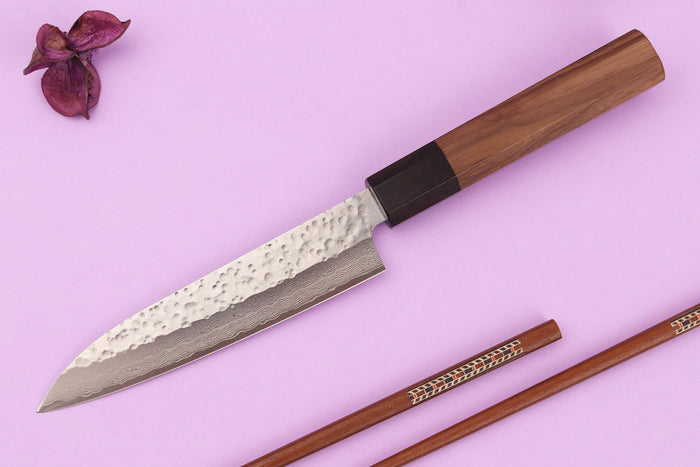 Couteau universel 13,5cm japonais artisanal Makoto Kurosaki VG7 Damas martelé