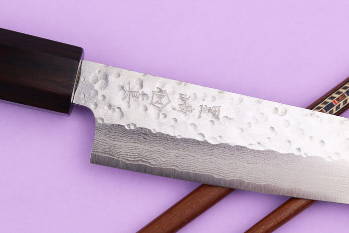 Couteau universel 13,5cm japonais artisanal Makoto Kurosaki VG7 Damas martelé