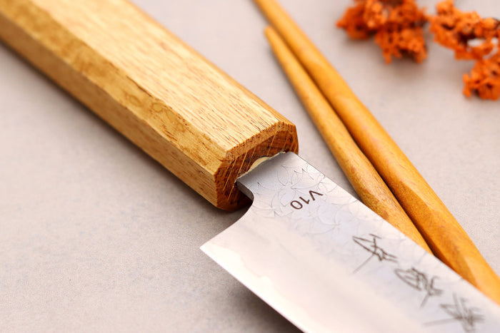 Couteau universel 13,5cm japonais artisanal Sakai Kikumori TS10 en chêne