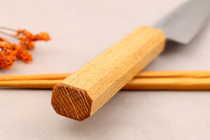 Couteau universel 13,5cm japonais artisanal Sakai Kikumori TS10 en chêne