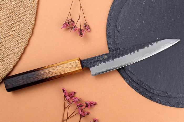 Couteau universel 13,5cm japonais artisanal Yuzo Black AS chêne brûlé
