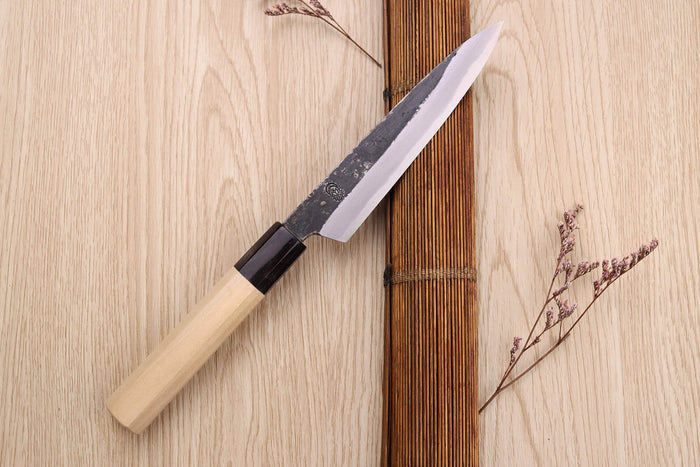 Couteau universel 15cm japonais artisanal Sakai Kikumori Kikuzuki Kuro