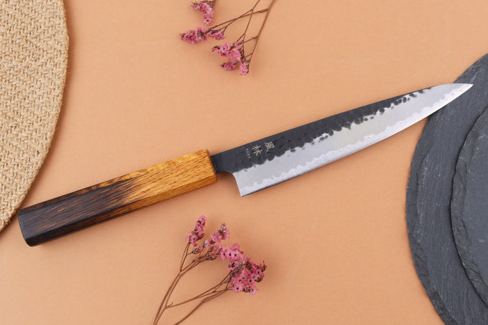 Couteau universel 15cm japonais artisanal Yuzo Black AS chêne brûlé
