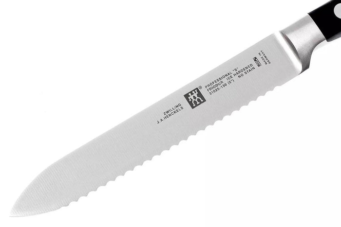 Couteau universel denté Zwilling Professional "S" 13cm forgé en acier inoxydable