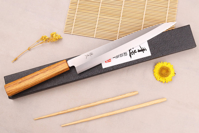 Couteau yanagiba 24cm artisanal japonais Tsunehisa AUS-8 manche en chêne
